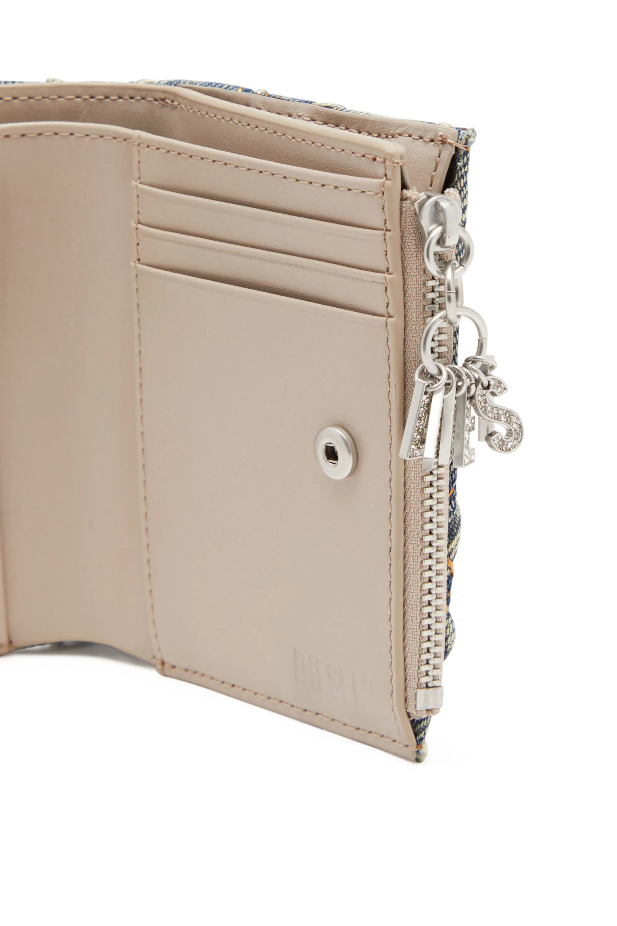 charm d- bi fold zip ii