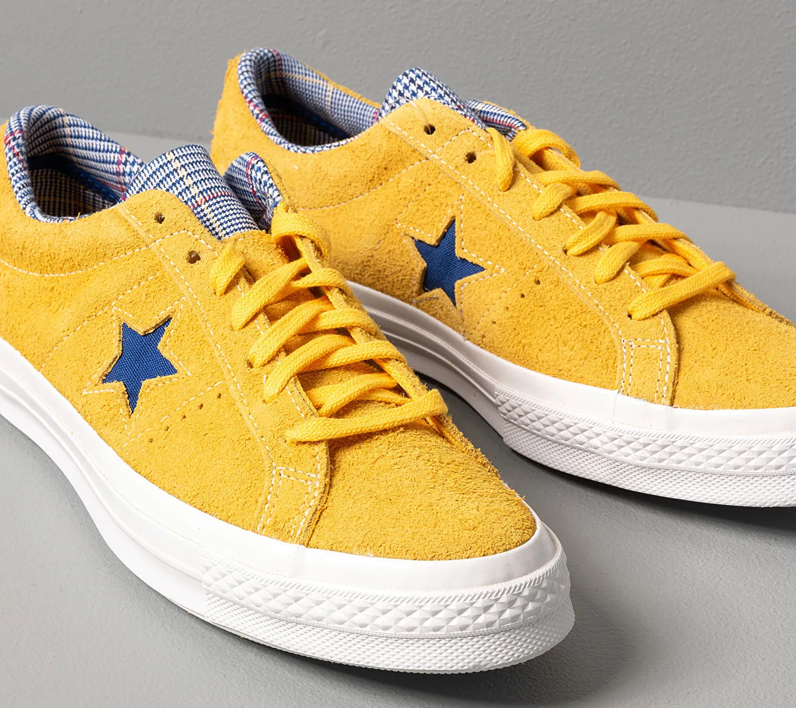 Converse One Star