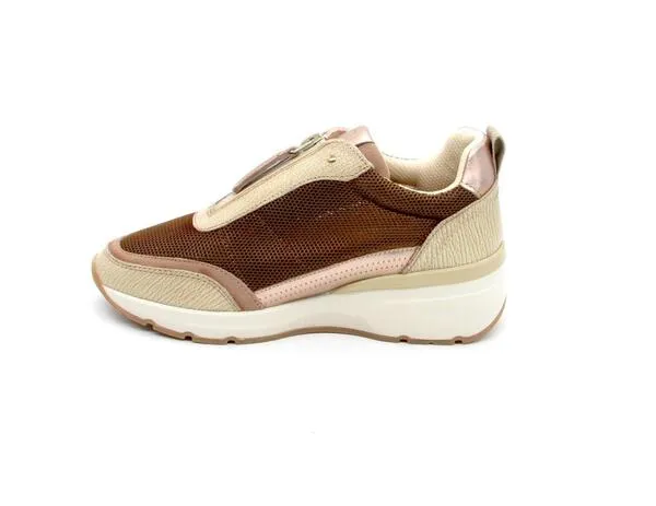 Deportivas Carmela 161422 beige para mujer