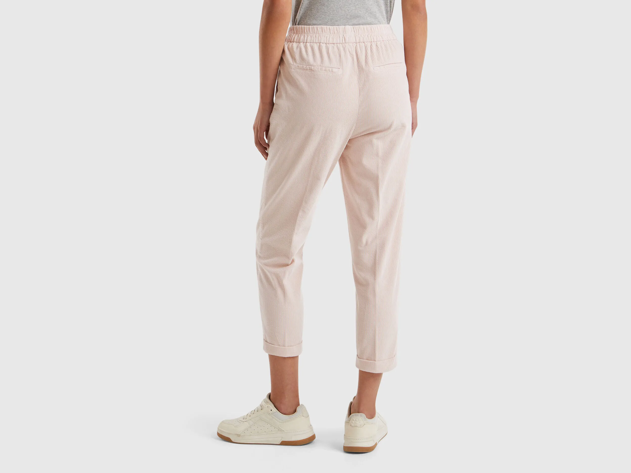 Pantalones chinos de pana con cintura elástica