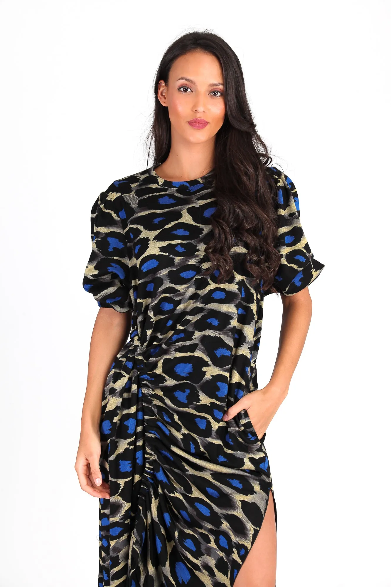 Vestido midi fruncido print azul