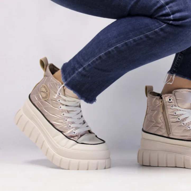 Zapatillas altas metalizadas acolchadas y con plataforma beige alta